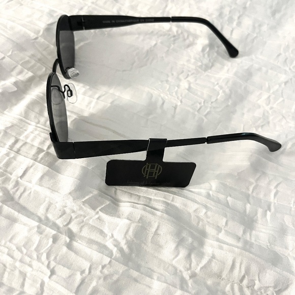 House of Harlow 1960 Oval Sunglasses - Picture 3 of 3